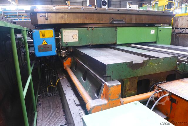 CNC boring machine table 4250 x 4250 x 130 Ton INNOCENTI PM 325 FT
