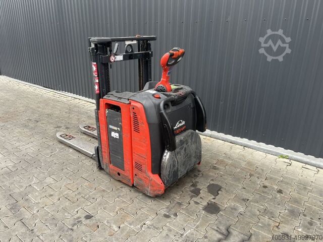 Stand-on stacker Linde D12HSP