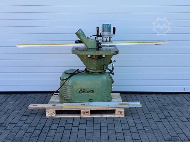 Tischfräse Bäuerle SFM 0 mit Ausrüstung zur Herstellung von Rundbögenfenstern Bäuerle / Leitz