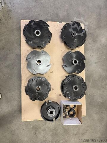 Tischfräse Bäuerle SFM 0 mit Ausrüstung zur Herstellung von Rundbögenfenstern Bäuerle / Leitz