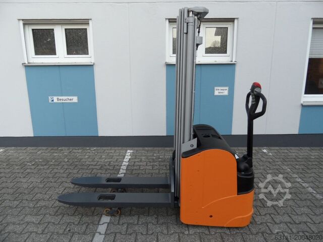 High Lift stacker Still EGV 14 - Initialhub - NEUE Batterie - wenig Stunde