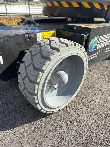 Articulating boom Genie Z33/18
