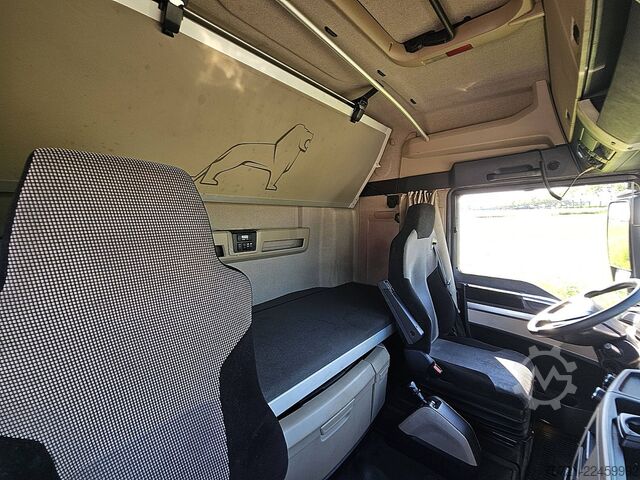 Standard-SZM MAN 18.470 TGX