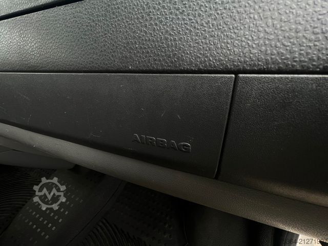 Kleinbus VOLKSWAGEN T5 Caravelle 2.5 Tdi 7 Sitze Klima Standheizung