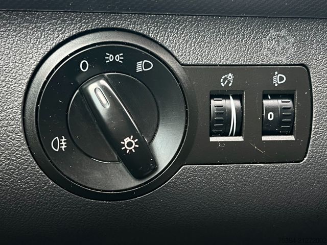 Kastenwagen VOLKSWAGEN Caddy 1.9 TDi 77 KW L1H1 Ahk Schiebetür Euro 4