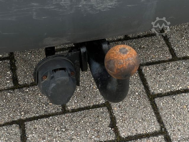 Kastenwagen VOLKSWAGEN Caddy 1.9 TDi 77 KW L1H1 Ahk Schiebetür Euro 4