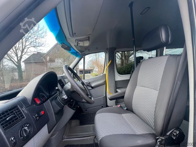 Kleinbus VOLKSWAGEN Crafter 2.0 Tdi 80kw L2H2 9 Sitze + Lift + Klima