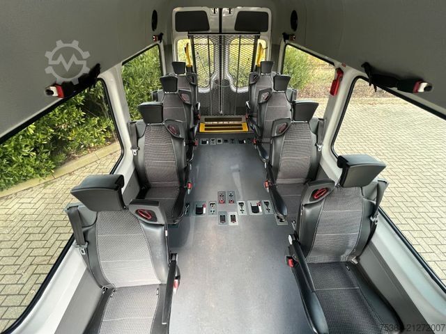 Kleinbus VOLKSWAGEN Crafter 2.0 Tdi 80kw L2H2 9 Sitze + Lift + Klima