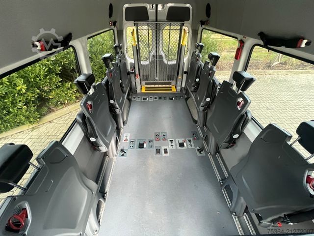 Kleinbus VOLKSWAGEN Crafter 2.0 Tdi 80kw L2H2 9 Sitze + Lift + Klima