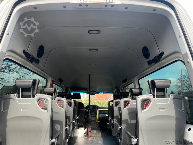 Kleinbus VOLKSWAGEN Crafter 2.0 Tdi 80kw L2H2 9 Sitze + Lift + Klima