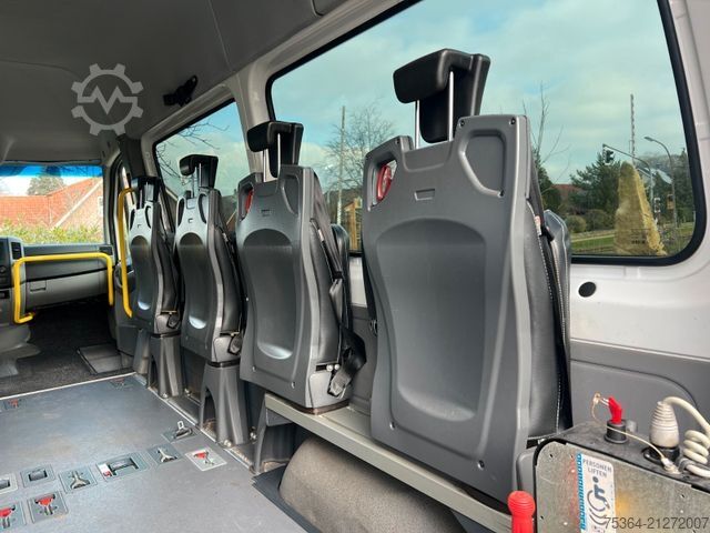 Kleinbus VOLKSWAGEN Crafter 2.0 Tdi 80kw L2H2 9 Sitze + Lift + Klima