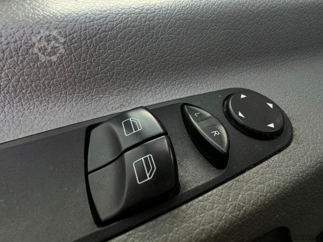 Kleinbus VOLKSWAGEN Crafter 2.0 Tdi 80kw L2H2 9 Sitze + Lift + Klima