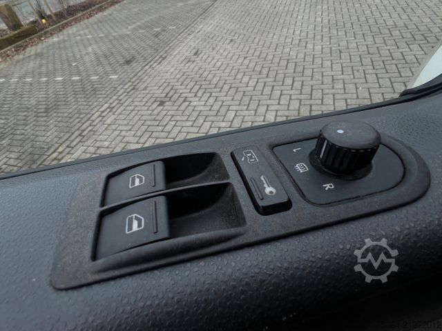 Kleinbus VOLKSWAGEN T5 Caravelle 2.5 Tdi 7 Sitze Klima Standheizung