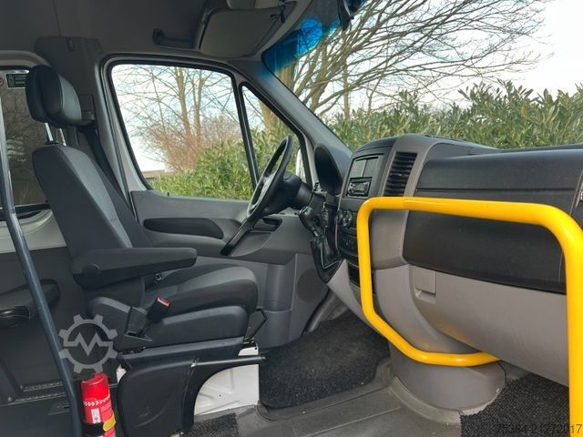 Kleinbus VOLKSWAGEN Crafter 2.0 Tdi 80kw L2H2 9 Sitze + Lift + Klima