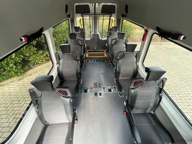 Kleinbus VOLKSWAGEN Crafter 2.0 Tdi 80kw L2H2 9 Sitze + Lift + Klima