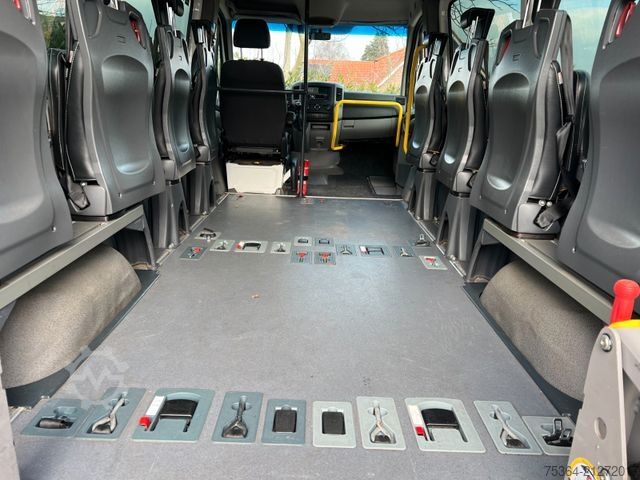 Kleinbus VOLKSWAGEN Crafter 2.0 Tdi 80kw L2H2 9 Sitze + Lift + Klima