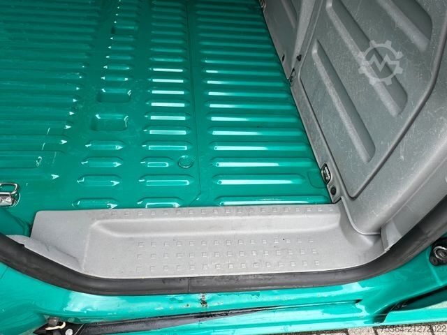 Kleinbus VOLKSWAGEN Caddy 1.9 TDi 77 KW L1H1 Ahk Schiebetür Euro 4