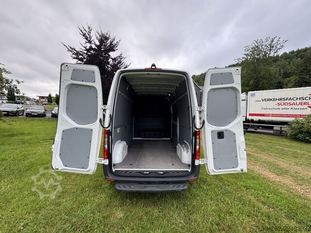 Panel van Mercedes-Benz Sprinter III 214 L2H2