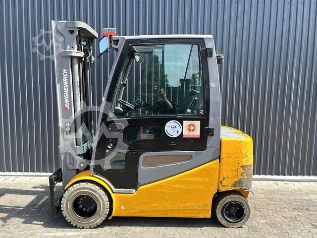 Electric 4-wheel forklift Jungheinrich EFGS30