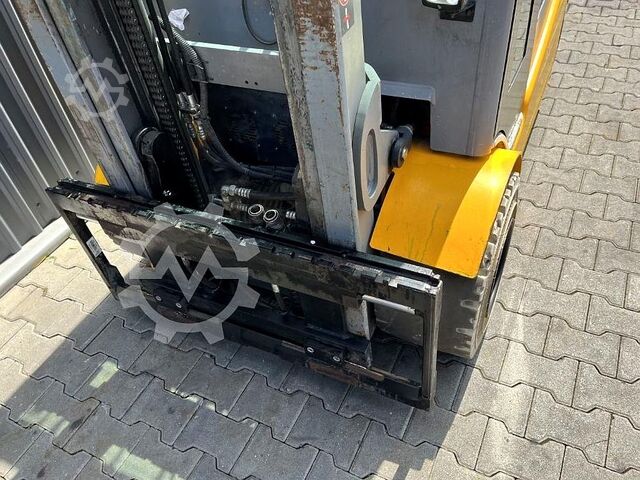 Electric 4-wheel forklift Jungheinrich EFGS30
