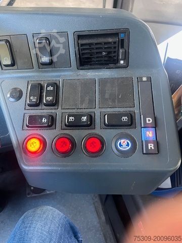 Gelenkbus SOLARIS Urbino 18 - Klima - Euro 6 - 3 Türen - 51 Sitze