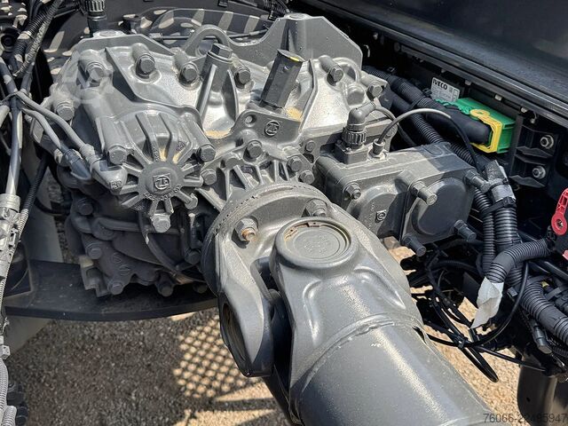 Standard-SZM Iveco T-Way AT720T47WTH Tractor Head (14 units)