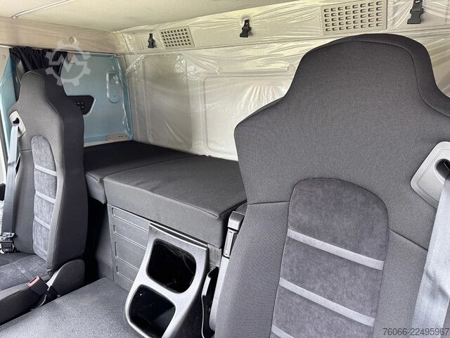 Standard-SZM Iveco T-Way AT720T47TH ADR Tractor Head (5 units)