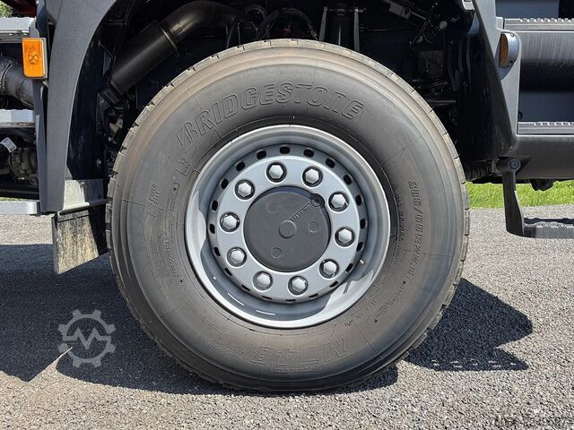 Chassis with cab Renault K P6X6 Medium Chassis Cabin (4 units)