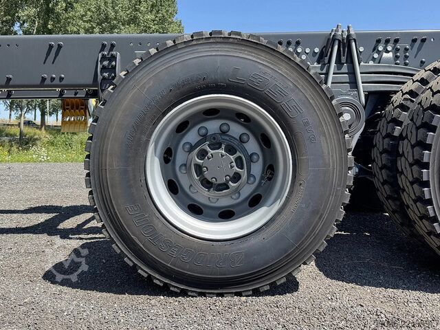 Chassis with cab Renault K P6X6 Medium Chassis Cabin (4 units)