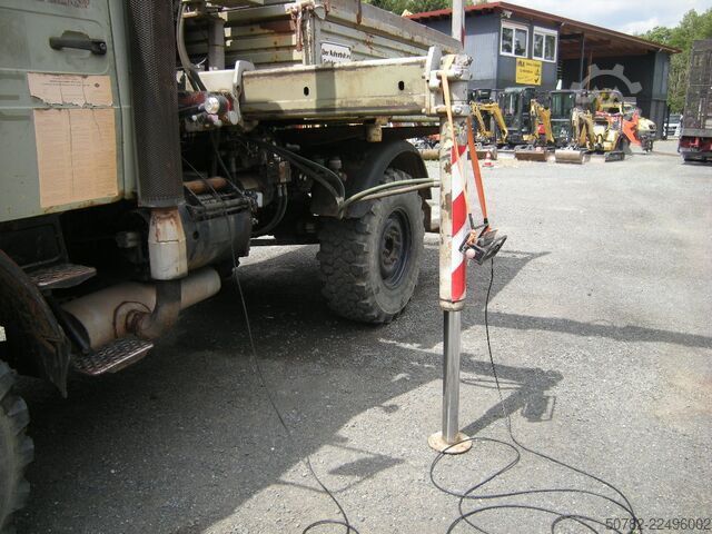 Mobile Cranes Mercedes-Benz Unimog U 1250 / U427/11 mit Kran