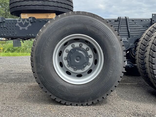 Standard-SZM Iveco T-Way AD720T47TH AT Tractor Head (3 units)