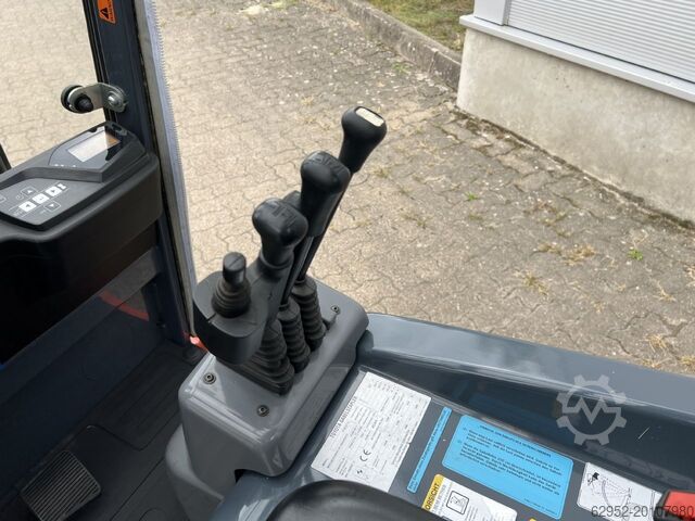 Electric 3-wheel forklift Toyota 7 FBEST 15