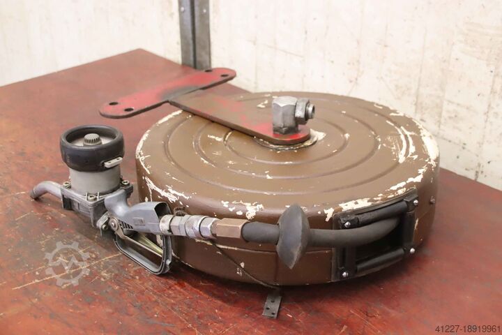 Schlauchhaspel 6,7 m mit Durchflussmesser Siemens PN40 Ölschlauchaufroller