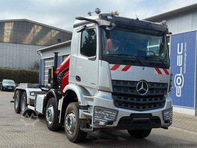 Abrollkipper MERCEDES-BENZ Arocs 3246 8x4 Abrollkipper Kran Palfinger 19001