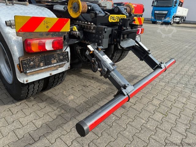 Autokran MERCEDES-BENZ Arocs 3246 8x4 Abrollkipper Kran Palfinger 19001