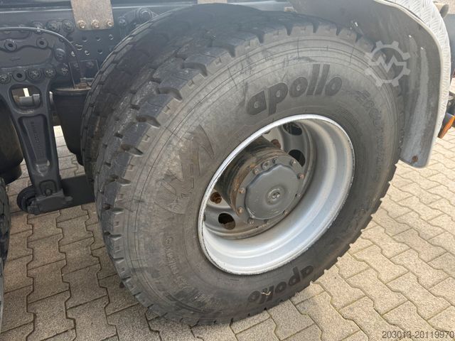 Autokran MERCEDES-BENZ Arocs 3246 8x4 Abrollkipper Kran Palfinger 19001