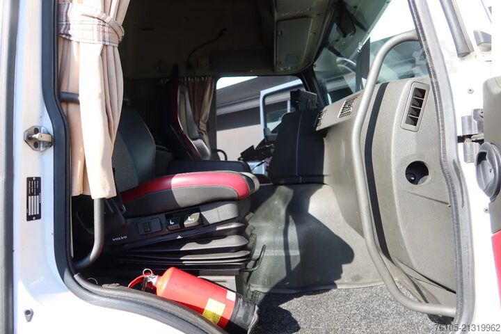 Box body Volvo FM Volvo FM 420 6x2 Stuur-As L.Z.V uitvoering