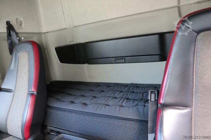 Box body Volvo FM Volvo FM 420 6x2 Stuur-As L.Z.V uitvoering