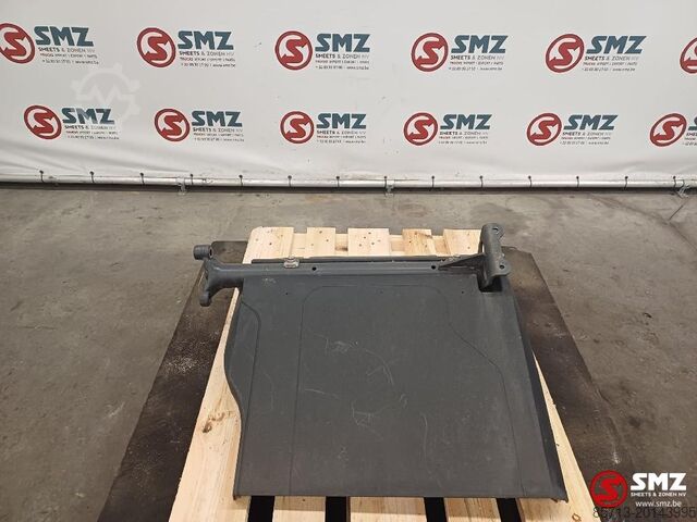 Mudguard Mercedes Occ spatbord linksachter + steun Mercedes