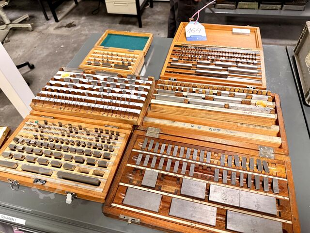 Batch of end gauge boxes Gauge Box 