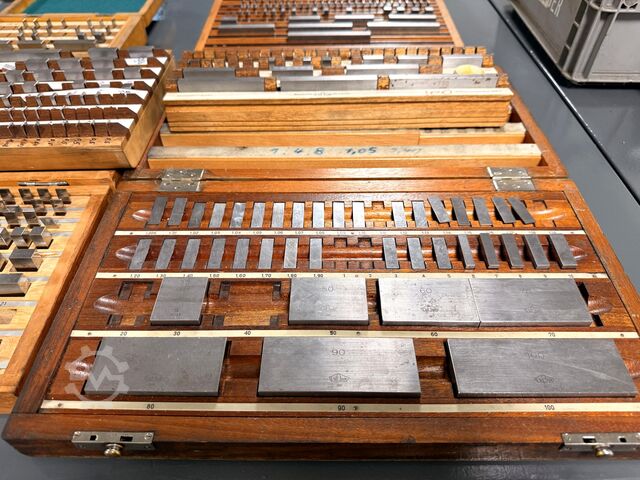 Batch of end gauge boxes Gauge Box 
