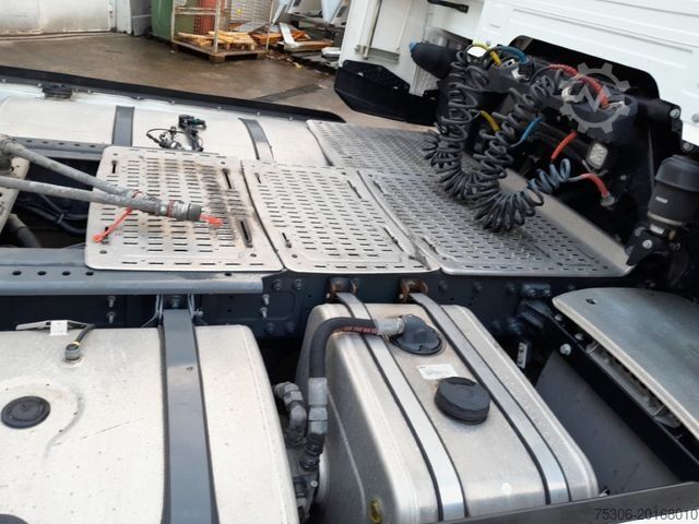 Standard tractor unit DAF FT XG+ 530