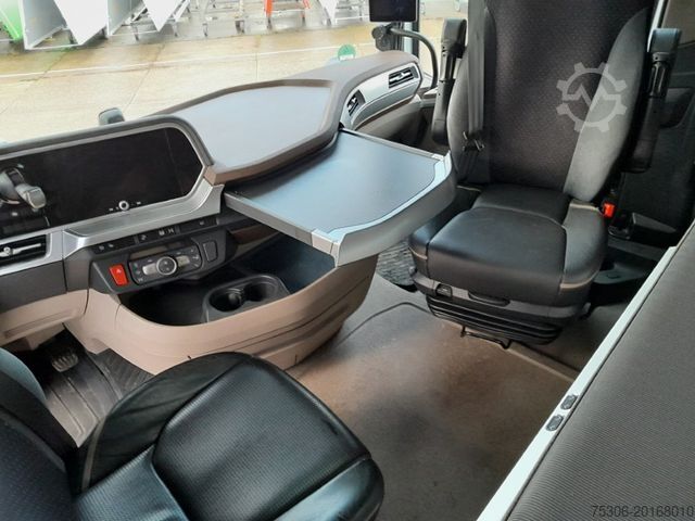 Standard tractor unit DAF FT XG+ 530