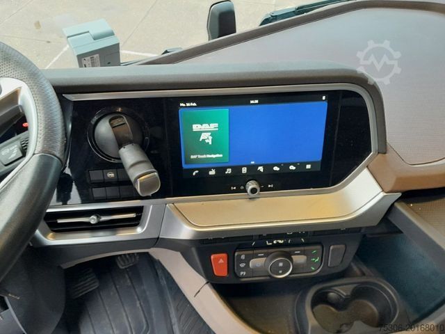 Standard tractor unit DAF FT XG+ 530