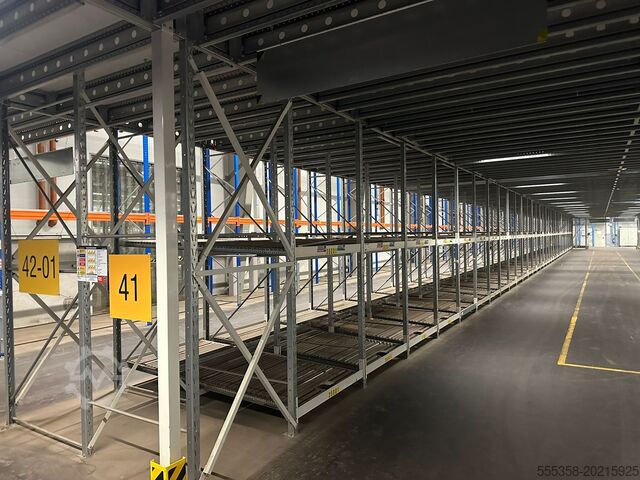 Lagerbühne Lagerbühne ca. 1.390 m²