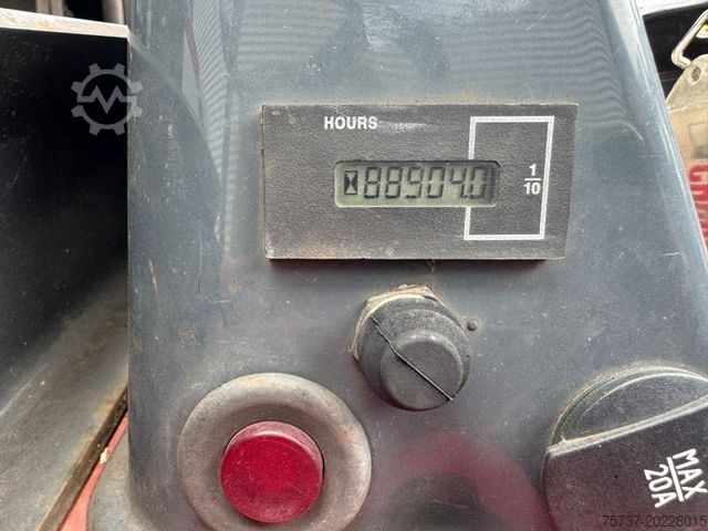Front loader forklift MOFFETT M4-25.3