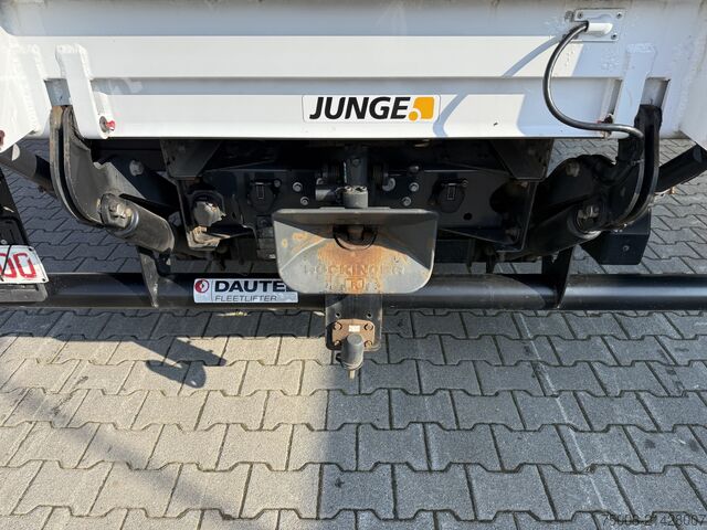 Curtain sider van Iveco Eurocargo 80-220