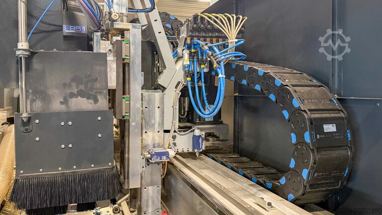 Throughfeed CNC machining centre Format4 creator 950 advanced
