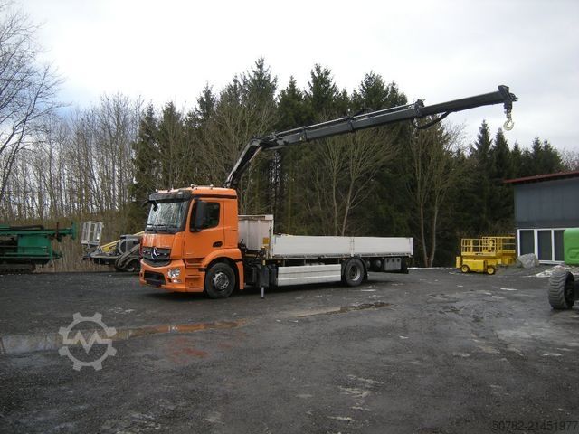 Flatbed truck MERCEDES-BENZ ACTROS 1830, Pritsche mit Kran HIAB X-HIDUO 092B