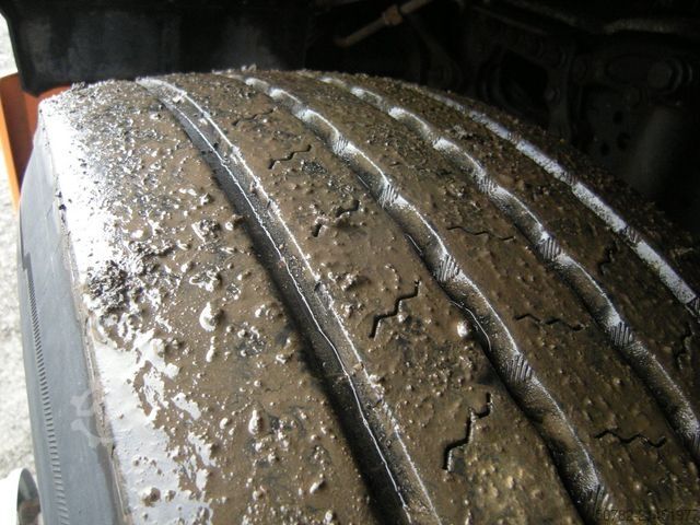 Flatbed truck MERCEDES-BENZ ACTROS 1830, Pritsche mit Kran HIAB X-HIDUO 092B